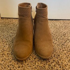 Universal Thread Ankle High heeled boots